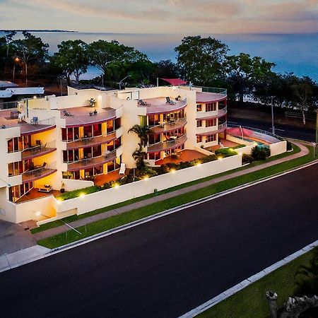 Alexander Beachfront Apartments Херви Бей Екстериор снимка