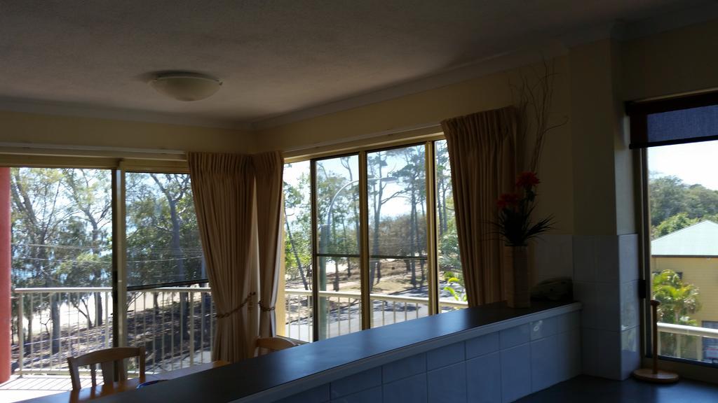 Alexander Beachfront Apartments Херви Бей Екстериор снимка