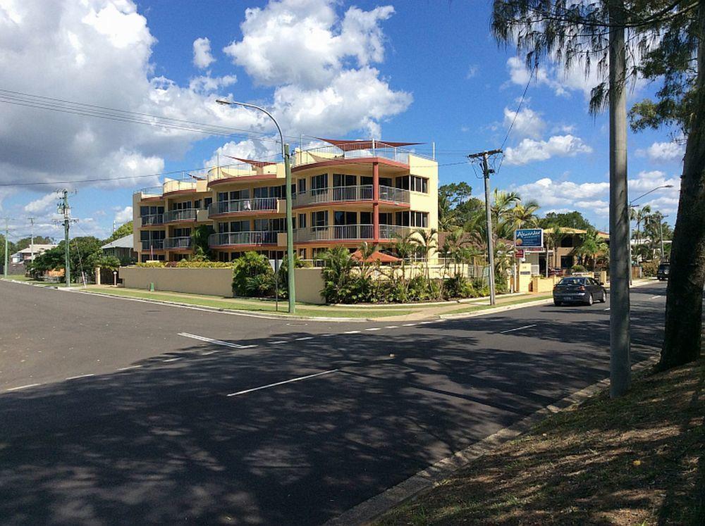 Alexander Beachfront Apartments Херви Бей Екстериор снимка