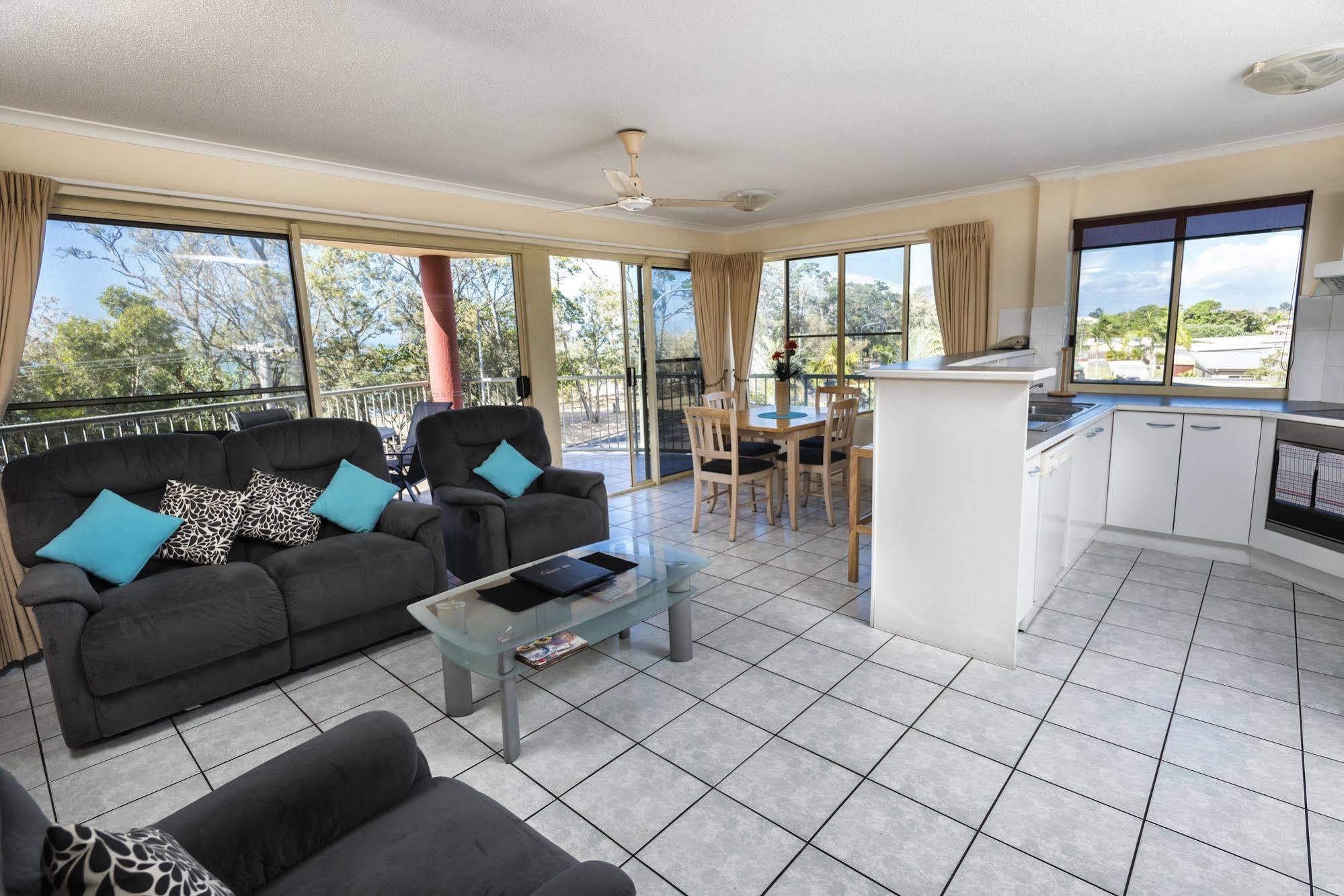 Alexander Beachfront Apartments Херви Бей Екстериор снимка