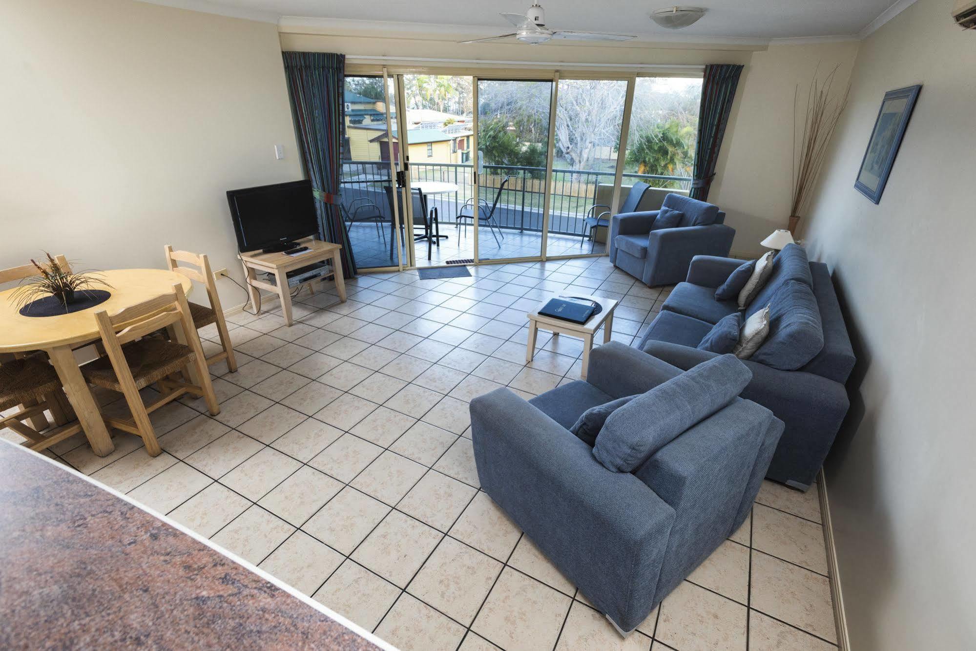 Alexander Beachfront Apartments Херви Бей Екстериор снимка
