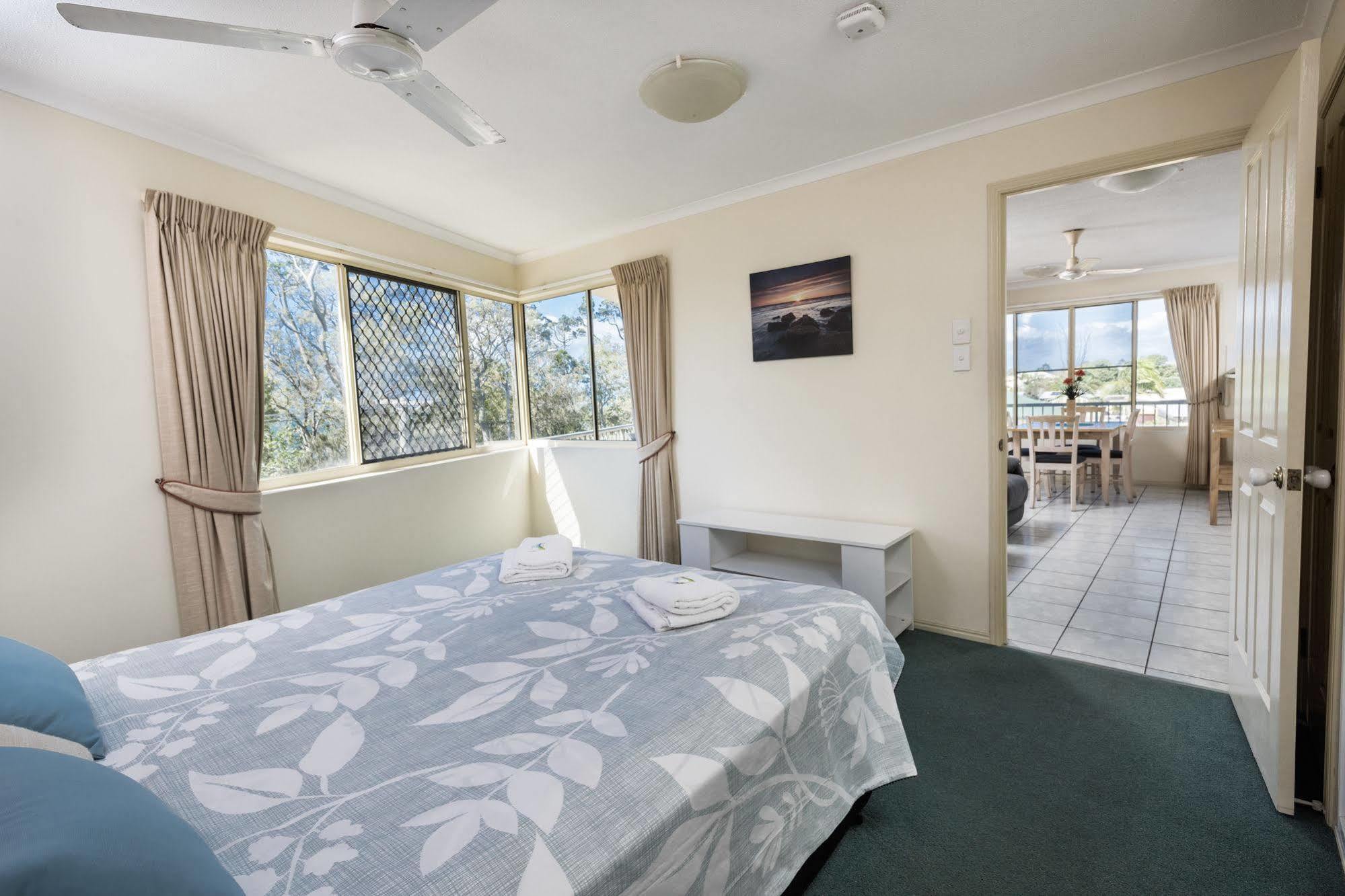 Alexander Beachfront Apartments Херви Бей Екстериор снимка