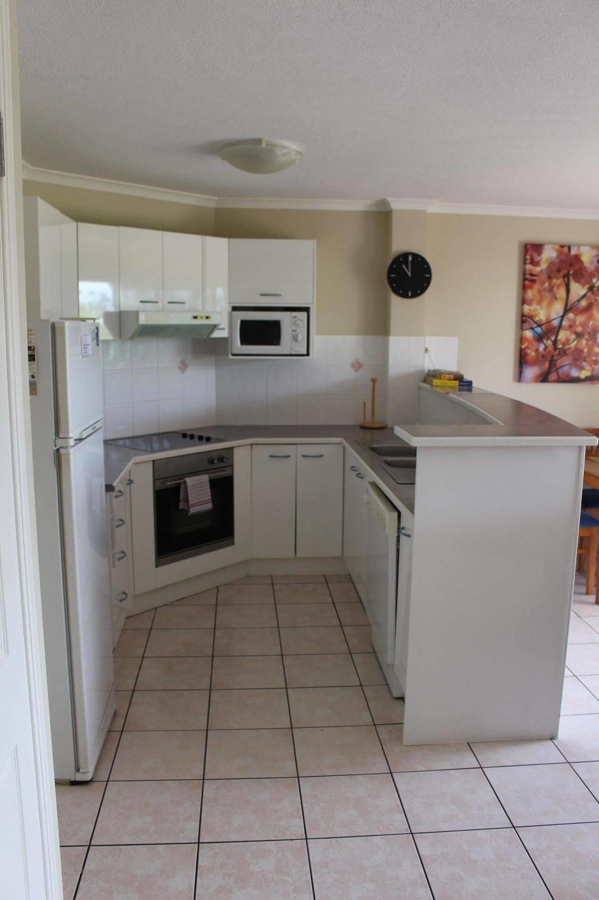 Alexander Beachfront Apartments Херви Бей Екстериор снимка