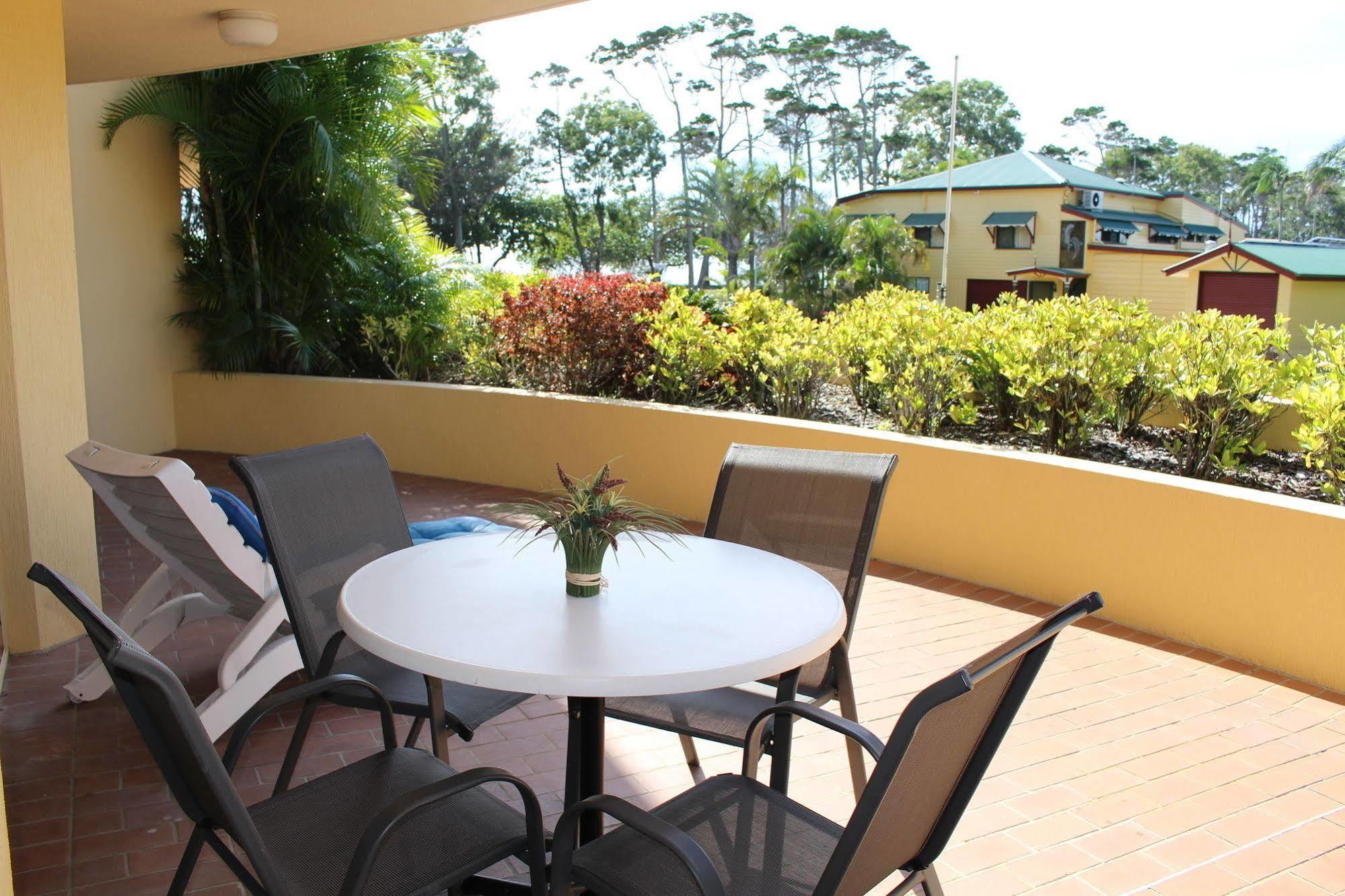 Alexander Beachfront Apartments Херви Бей Екстериор снимка