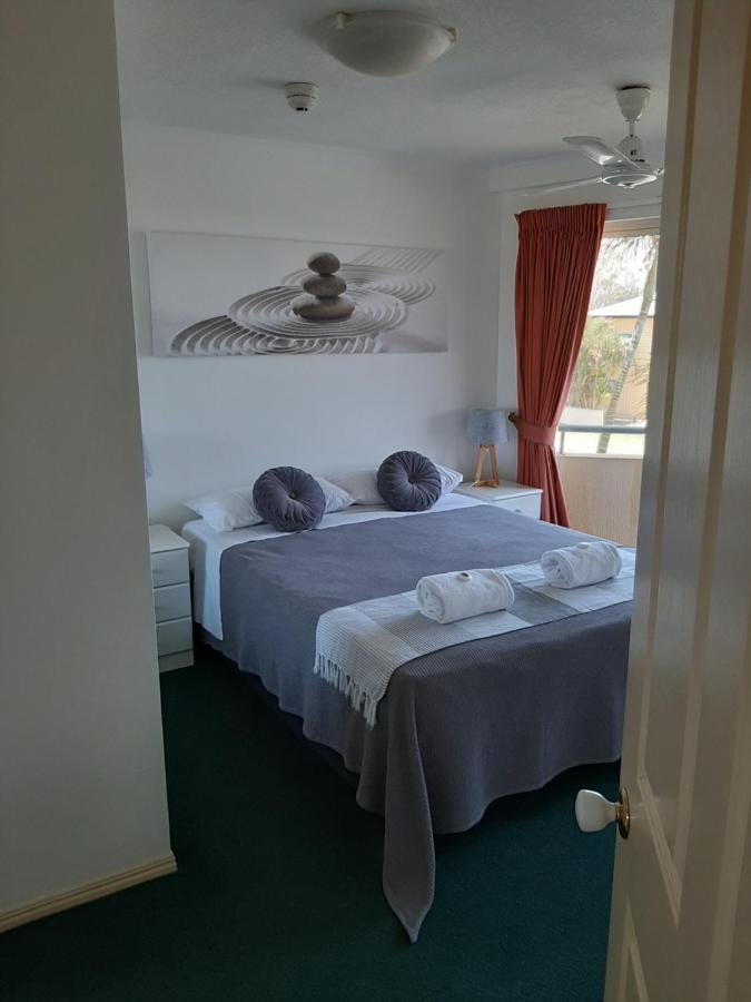 Alexander Beachfront Apartments Херви Бей Екстериор снимка