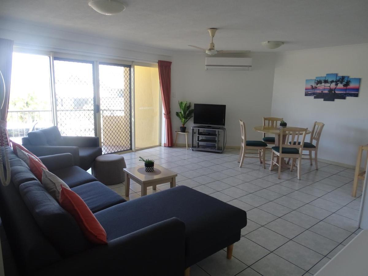Alexander Beachfront Apartments Херви Бей Екстериор снимка