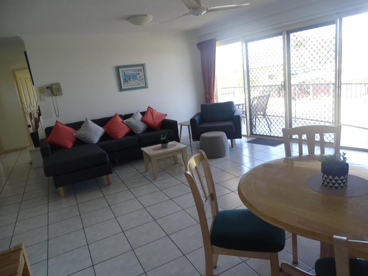 Alexander Beachfront Apartments Херви Бей Екстериор снимка