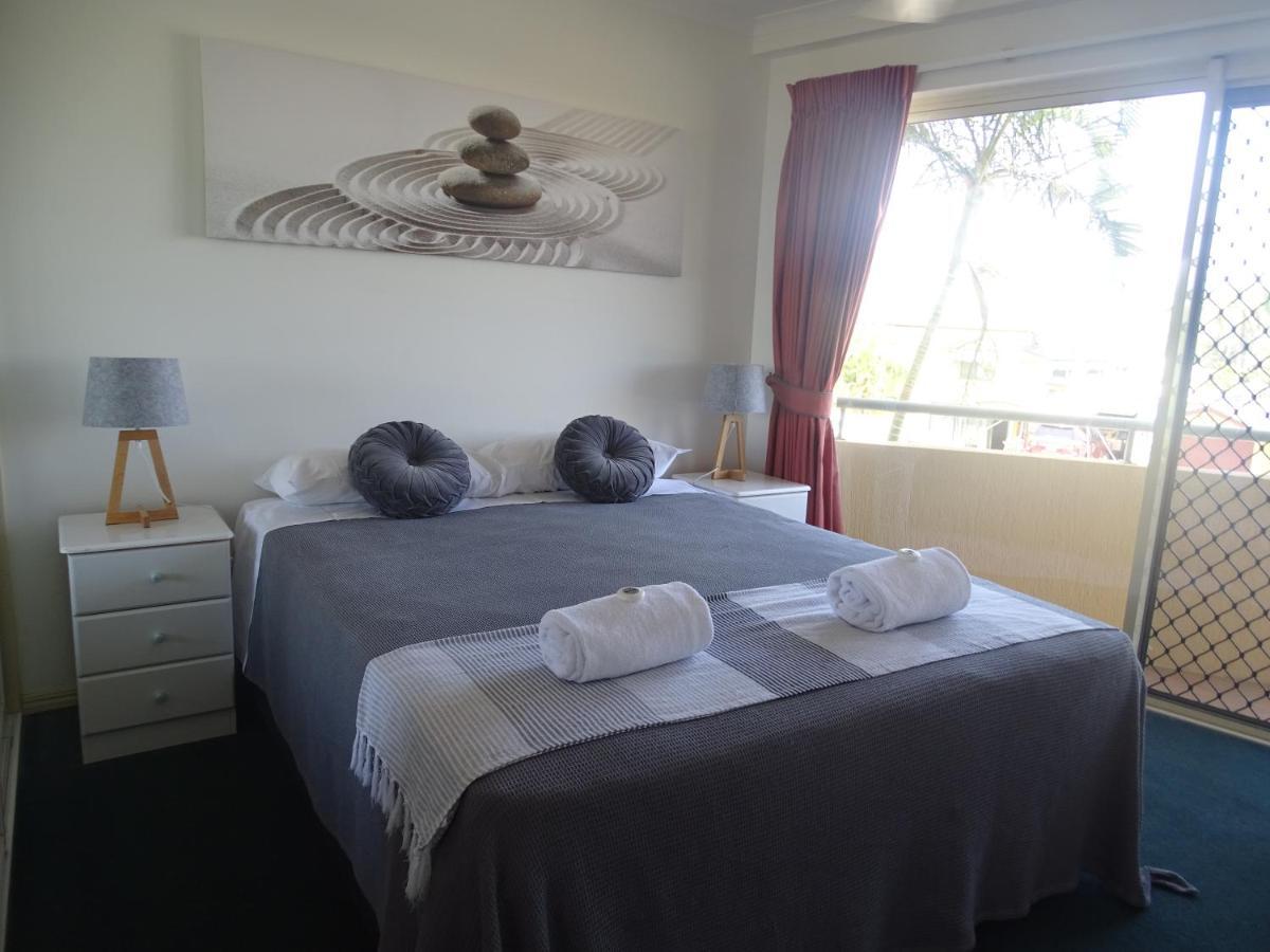 Alexander Beachfront Apartments Херви Бей Екстериор снимка