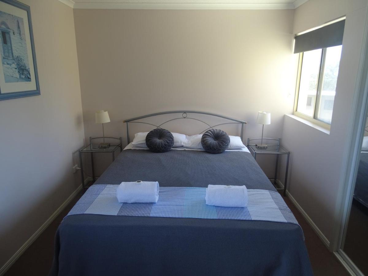 Alexander Beachfront Apartments Херви Бей Екстериор снимка