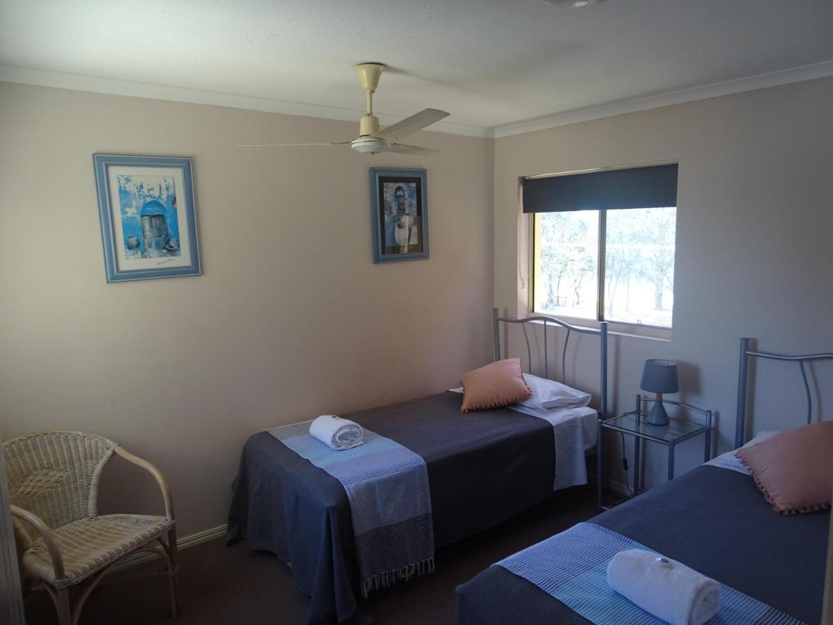 Alexander Beachfront Apartments Херви Бей Екстериор снимка